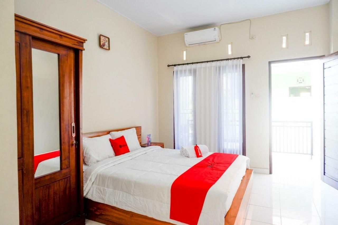 RedDoorz near Mertasari Beach Denpasa Buitenkant foto