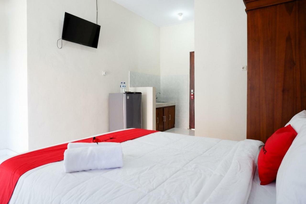 RedDoorz near Mertasari Beach Denpasa Kamer foto